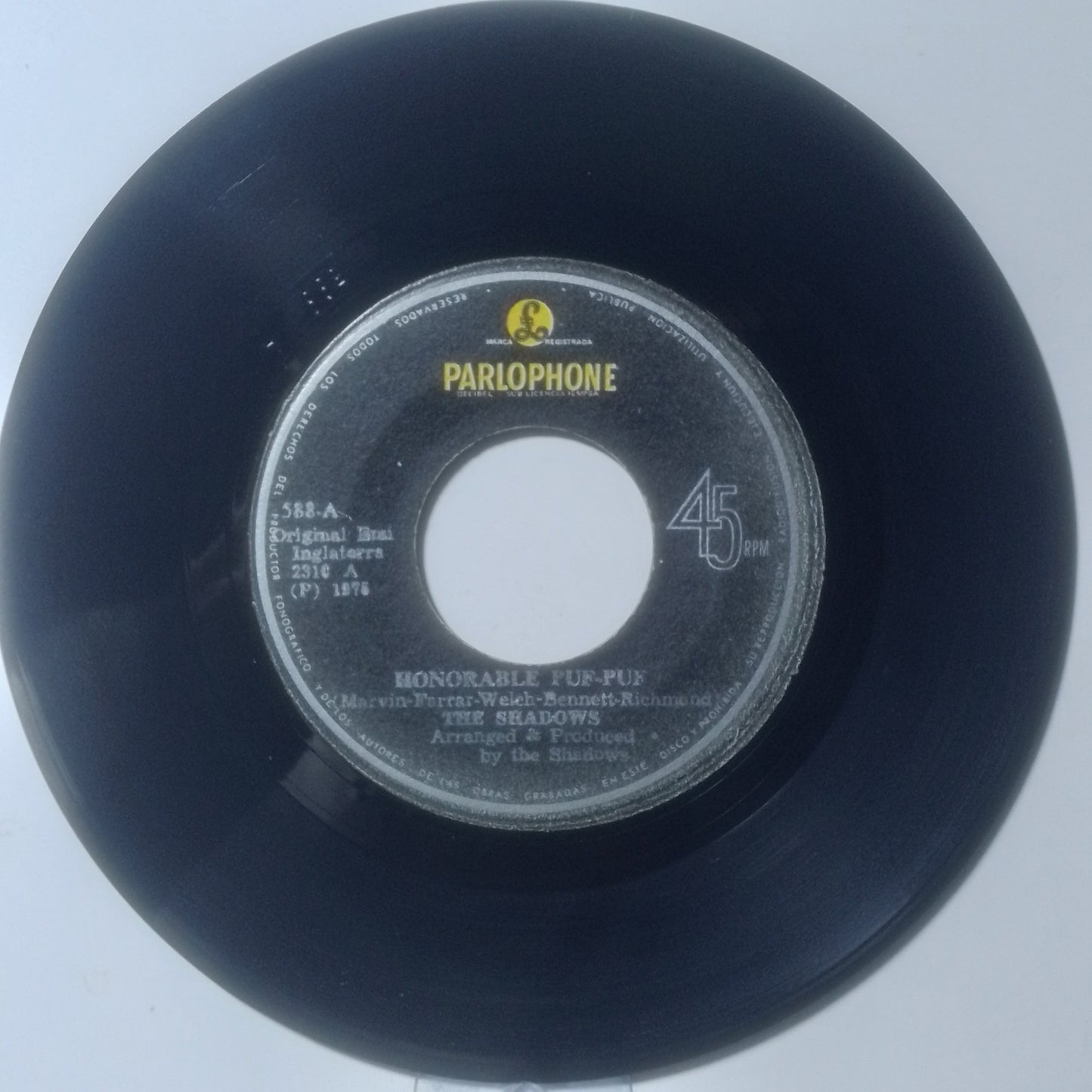 single 7" The Shadows Honorable Puff Puff / Run Billy Run made peru 1975 pop rock