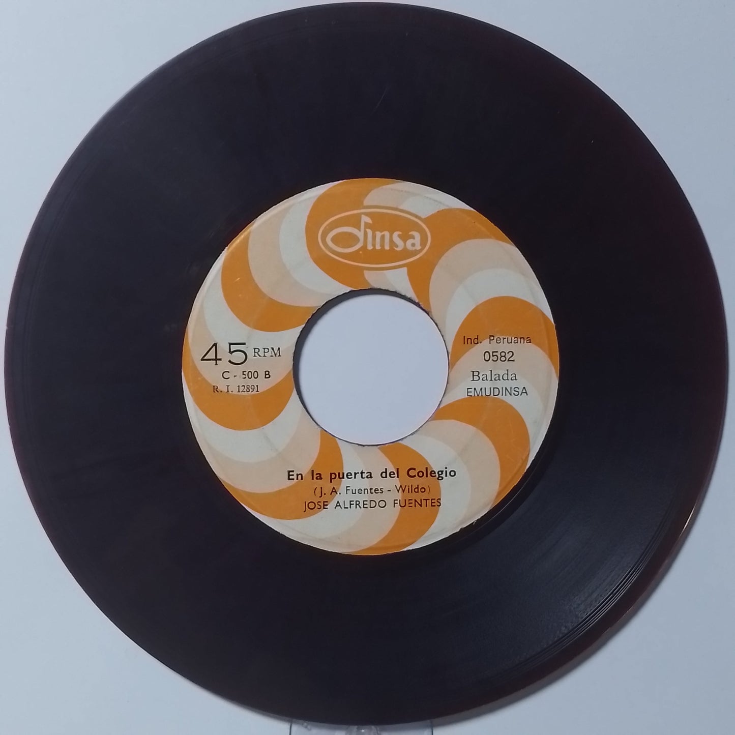 single 7" Jose Alfredo Fuentes En la Puerta del Colegio / Cancion del Recuerdo made peru 1970 balada latin