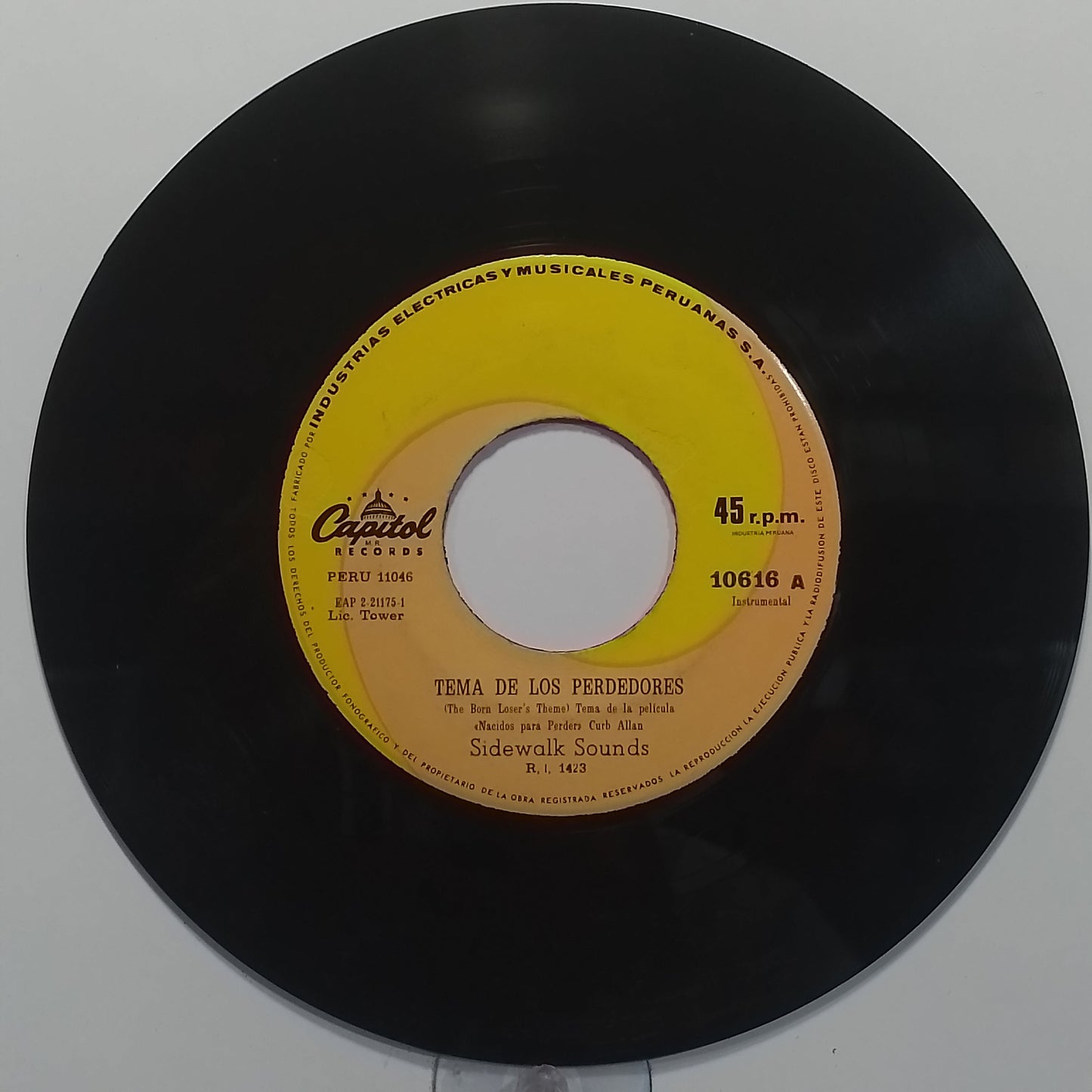 single 7" Sidewalk Sounds Billy Jacks Theme / The Born Losers Theme made peru 1967 rock