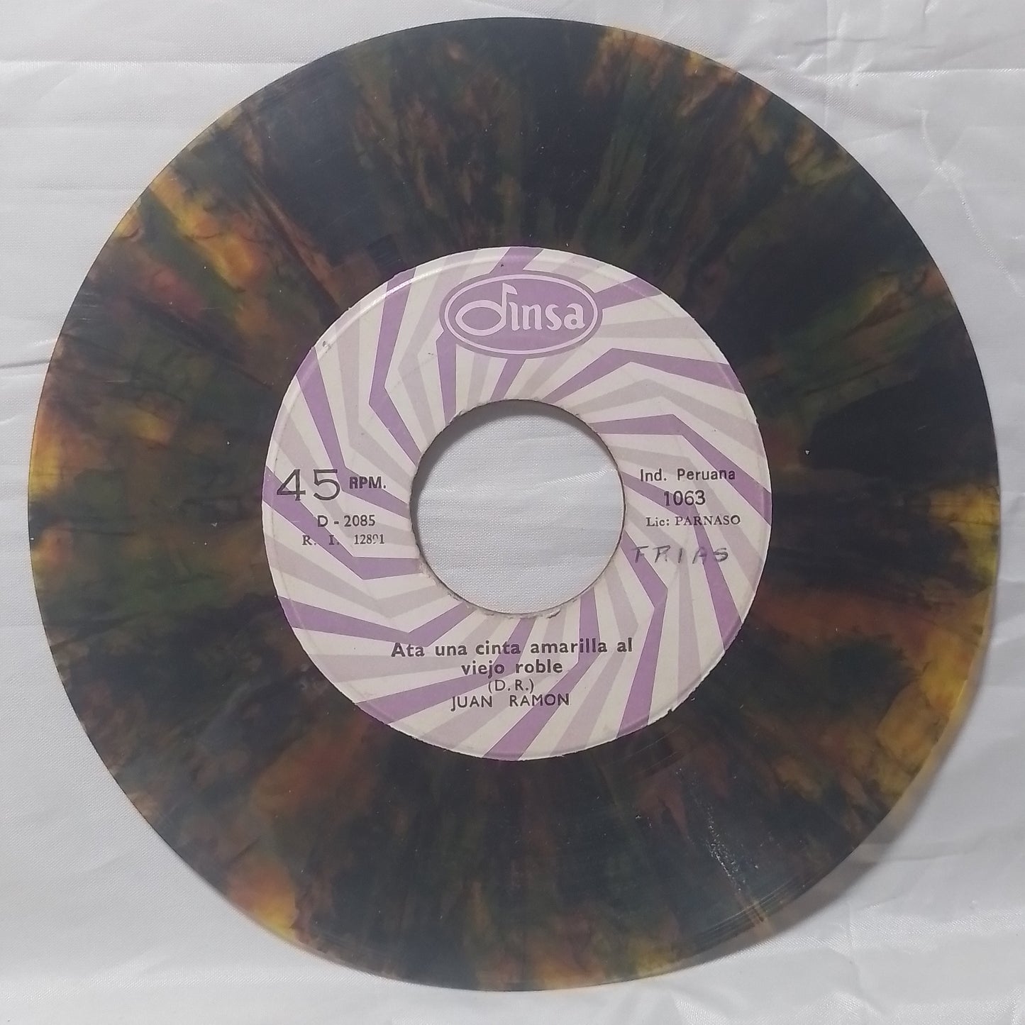 single 7" Juan Ramón En Los Primeros Dias De Abril / Ata Una Cinta Amarilla Al Viejo Roble made peru latin balada