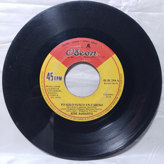 single 7" Jose Augusto Yo Solo Busco Un Cariño made peru 1974 latin pop