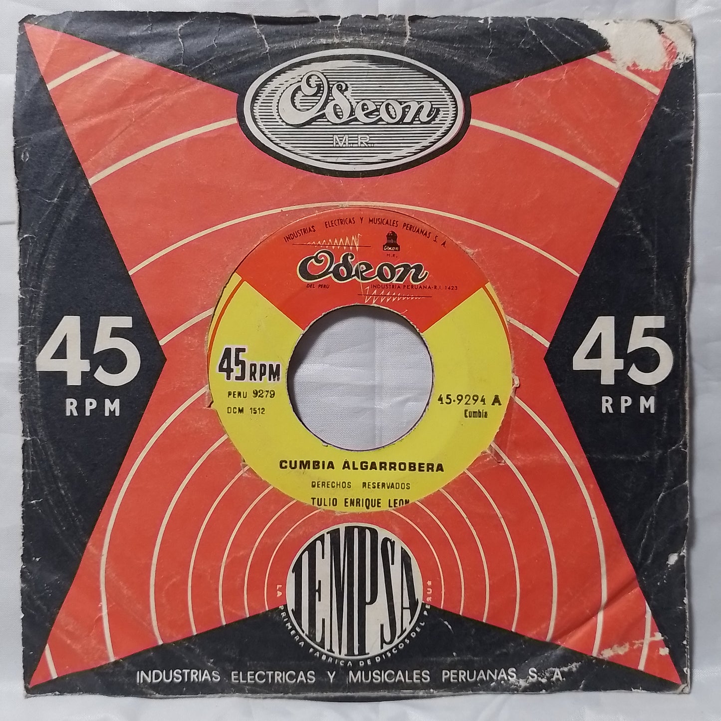 single 7" Tulio Enrique Leon Cumbia Algarrobera / Sabor A Cumbia made peru 1964 con funda original latin cumbia