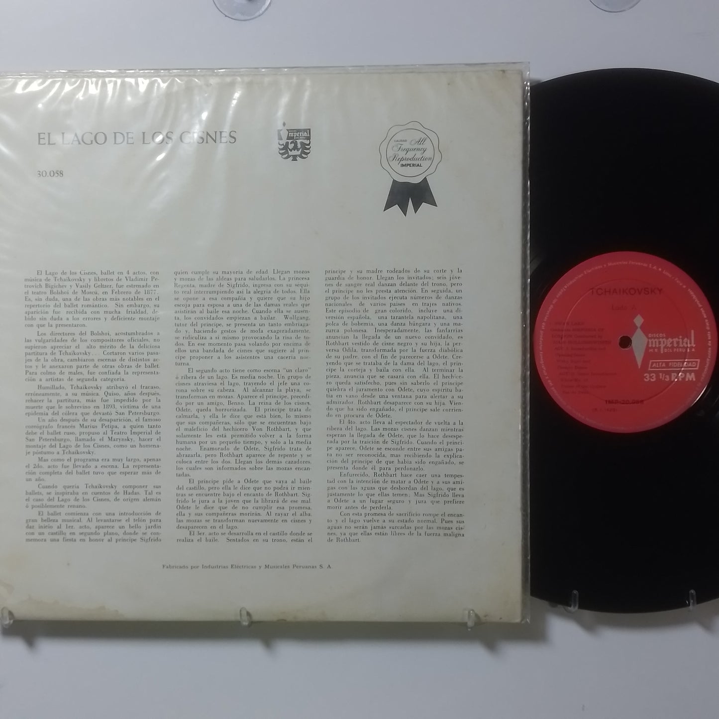 lp Tchaikovsky el lago de los cisnes simfonica de londres john hollings made peru 1970 clasico