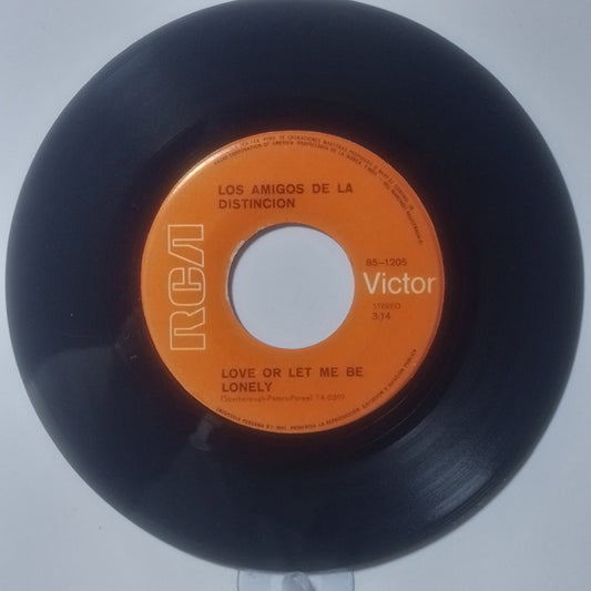 Single 7" The Friends Of Distinction Love Or Let Me Be Lonely / This Generation made Peru 1970 funk soul