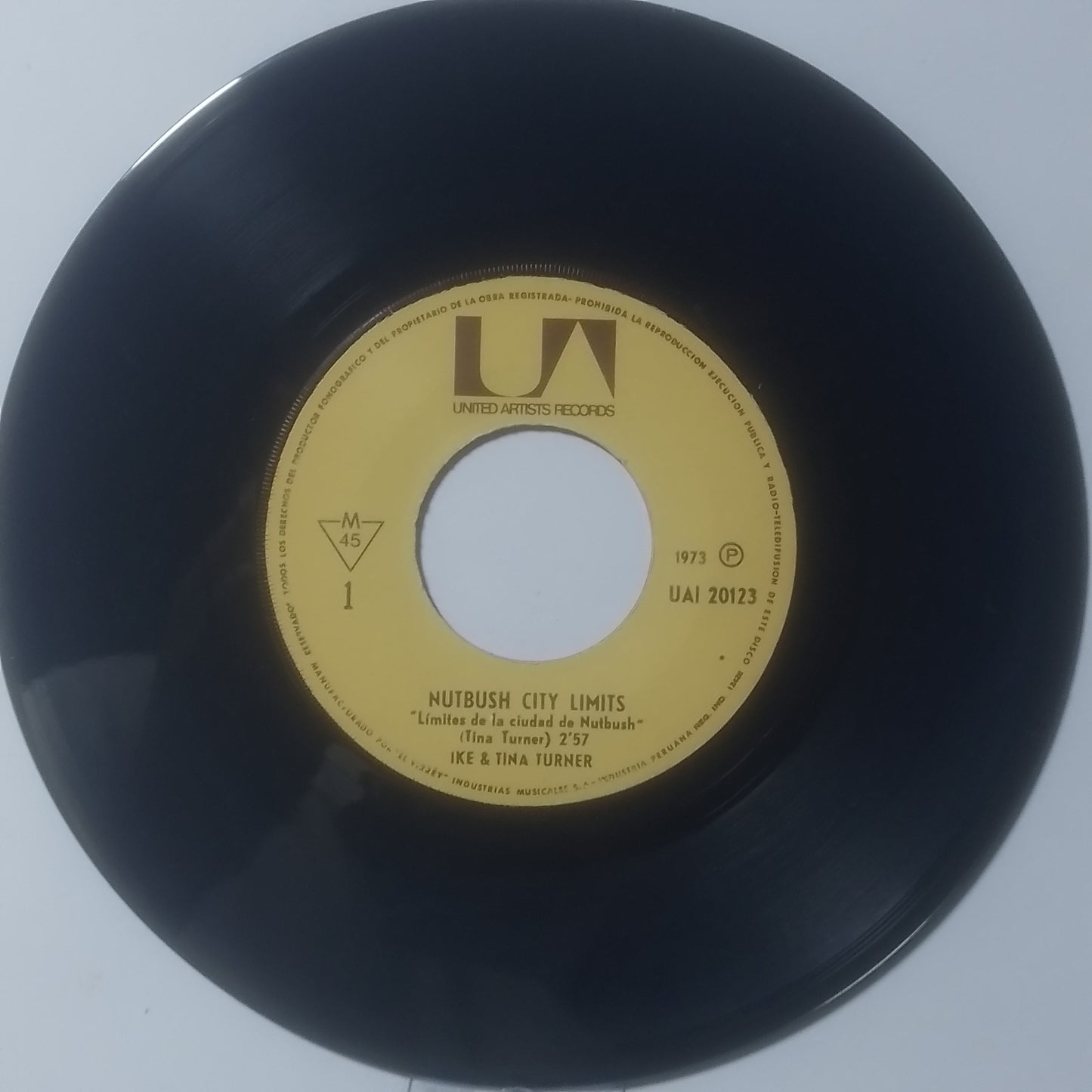 Single 7" Ike & Tina Turner Nutbush City Limits / Help Him made Peru 1973 rock funk