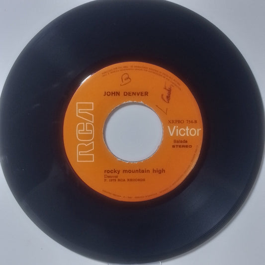 single 7" John Denver Sunshine On My Shoulders / Rocky Mountain High made peru 1973 country