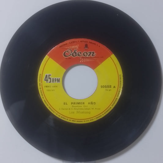 single 7" Los Mustang Sunshine Girl / Tabatha Twitchit made Peru 1970 pop rock