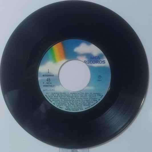 single 7" The silhouettes hot licks / behind every cliff there is a silver shadow made peru 1981 rock