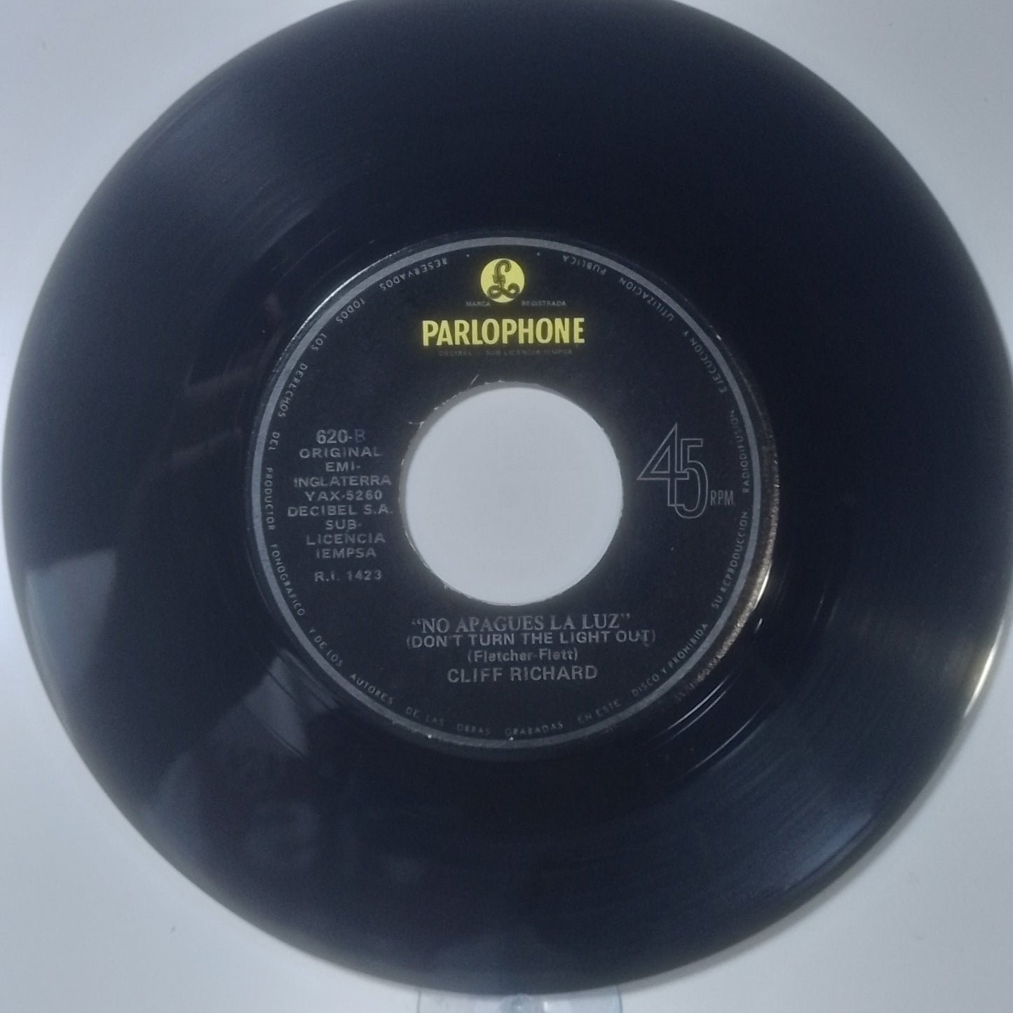 single 7" Cliff Richard Devil Woman / Don't Turn The Light Out made peru 1977 pop