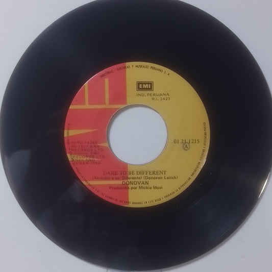 single 7" Donovan Dare To Be Different / Since My Song made peru 1977 folk rock