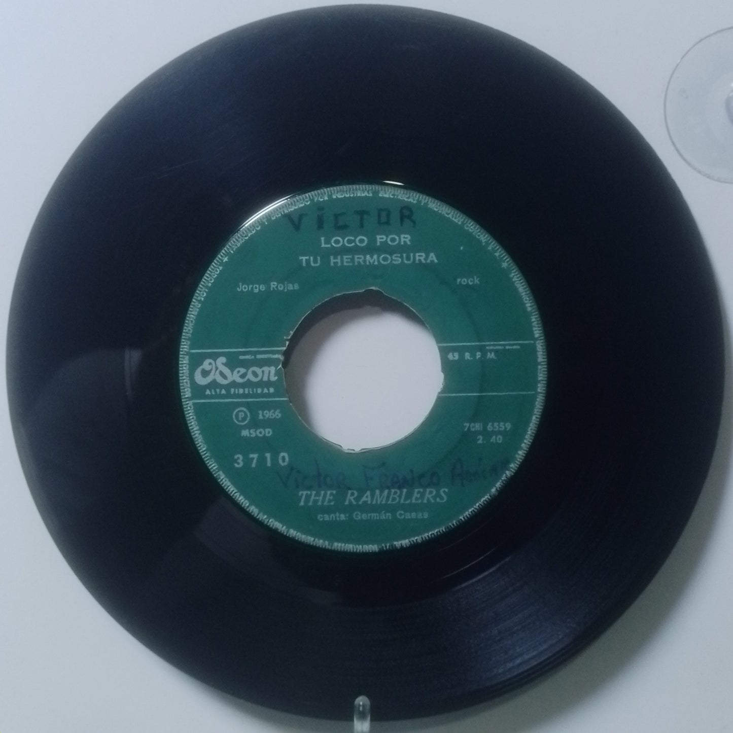 single 7" The Ramblers Veinte Abriles / Loco Por Tu Hermosura made Chile 1967 latin rock