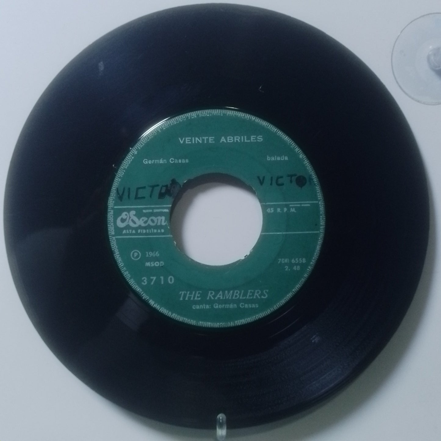 single 7" The Ramblers Veinte Abriles / Loco Por Tu Hermosura made Chile 1967 latin rock