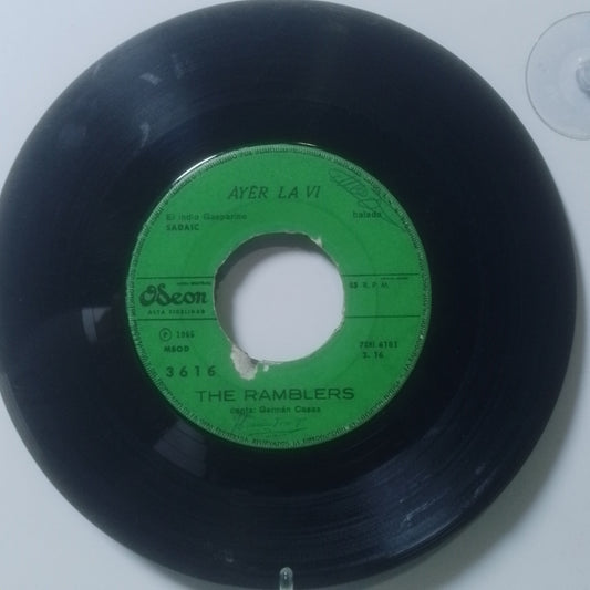 single 7" The Ramblers Ayer La Vi / Lejos De Ti made Chile 1965 latin rock