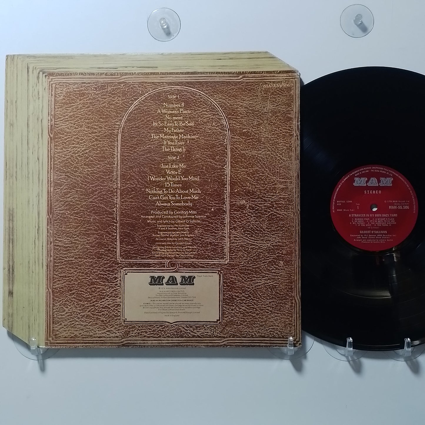 lp Gilbert O'Sullivan A Stranger In My Own Back Yard made inglaterra 1974 gatefold rock pop latin