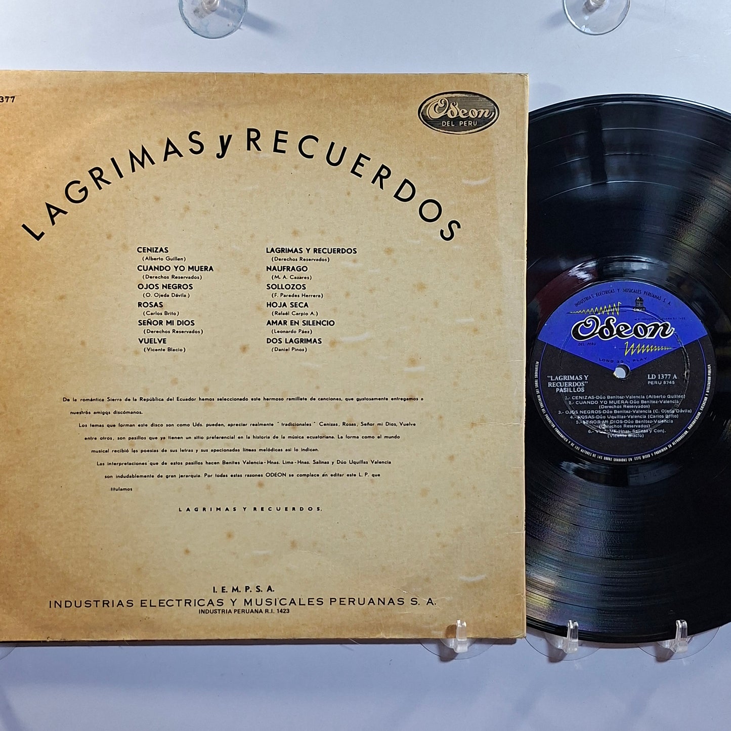 lp Lagrimas y Recuerdos Duo Benitez Valencia Hermanas Salinas made peru 1970 bolero pasillo