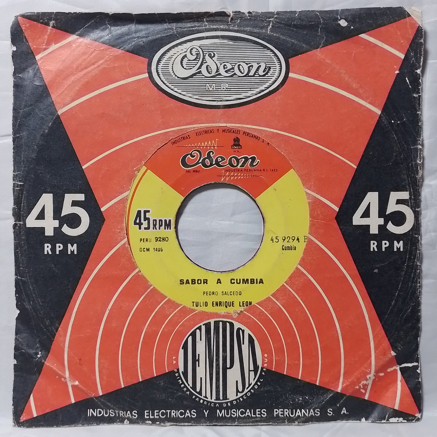 single 7" Tulio Enrique Leon Cumbia Algarrobera / Sabor A Cumbia made peru 1964 con funda original latin cumbia