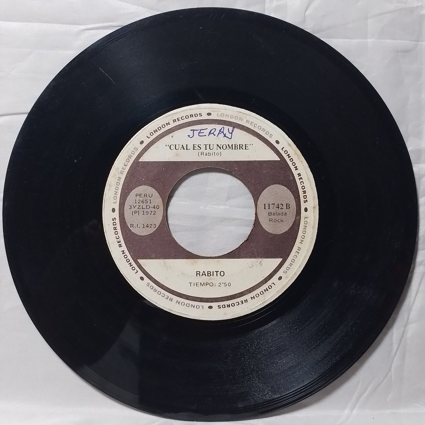 single 7" Rabito Amarte Amarte Una Vez Mas / Cual Es Tu Nombre made peru 1972 latin pop