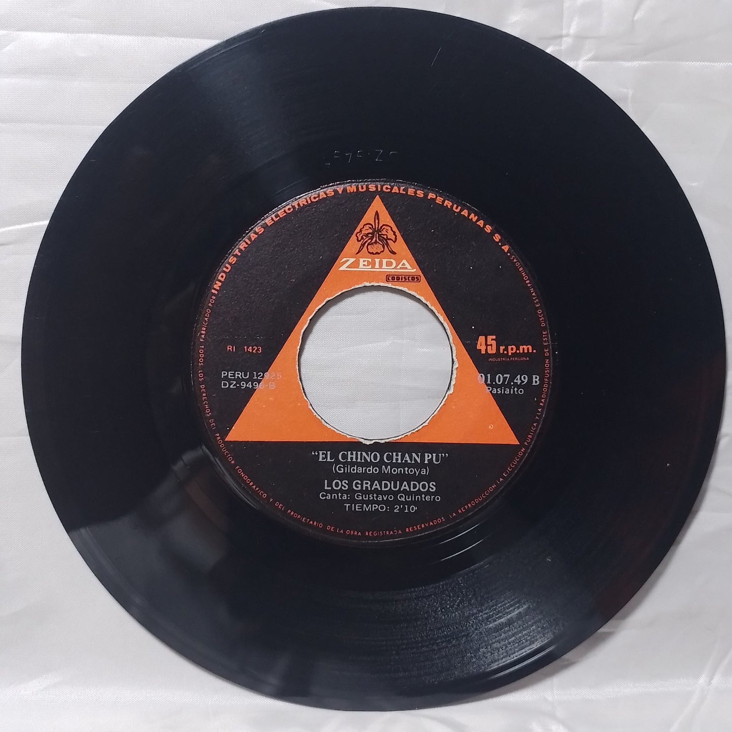 single 7" Los Graduados El Culebrero / el chino chan pu made peru 1973 latin cumbia