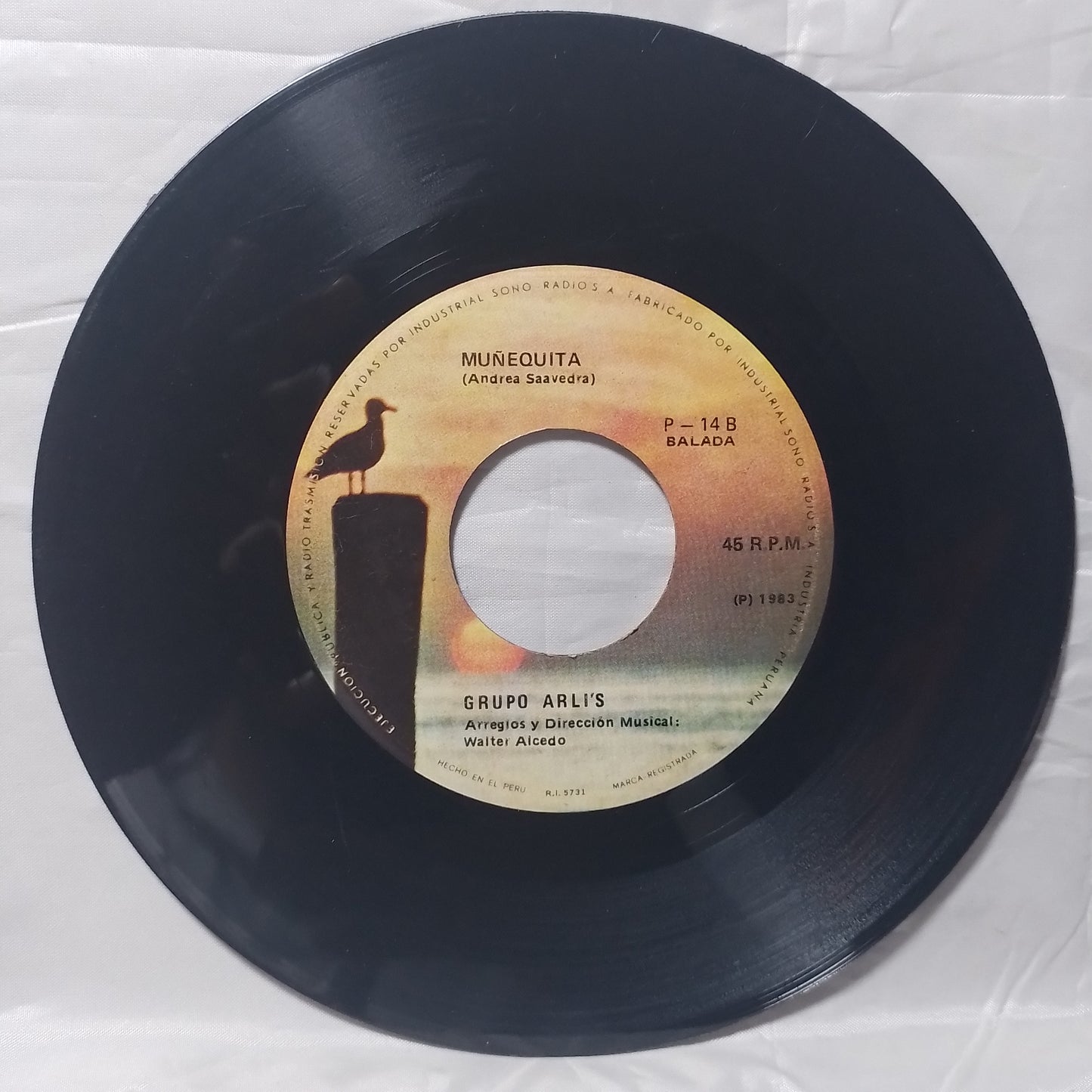 single 7" grupo arlis rock twist / muñequita made peru 1983 latin rock