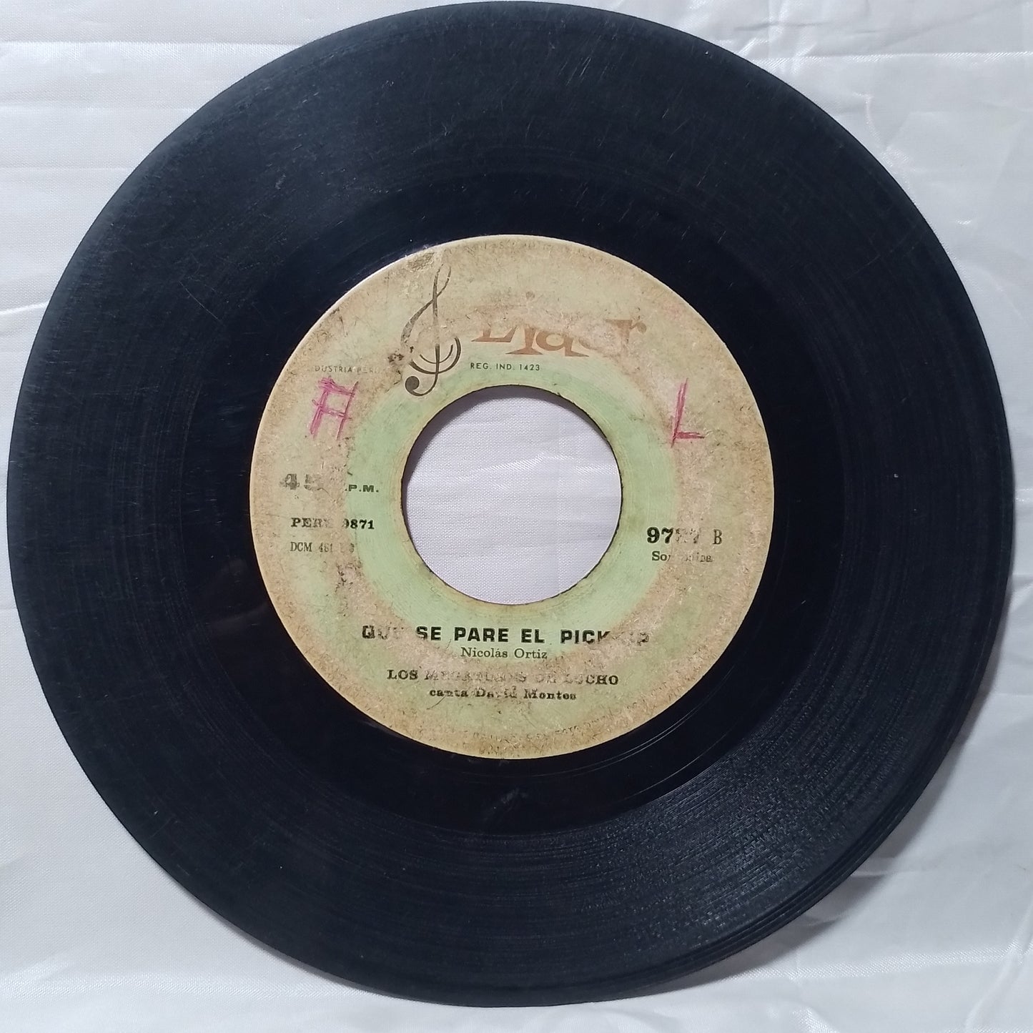 single 7" Los Megatones De Lucho Sueltala Pa' Que Se Defienda / Que Se Pare El Pick-Up made peru 1967 latin mambo